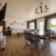 Ensemble immobilier composé d'une maison et d'un appartement